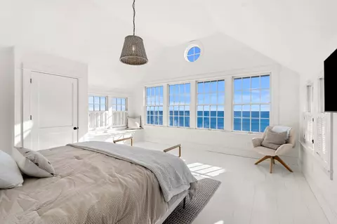 Bedroom - 1016 Ocean Blvd, Hampton, NH 03842 photo 2 of 11
