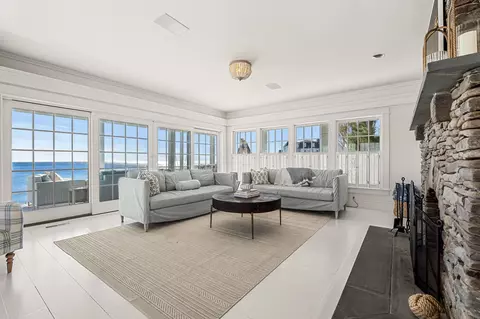 Living - 1016 Ocean Blvd, Hampton, NH 03842 photo 5 of 6