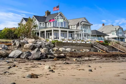 Exterior - 1016 Ocean Blvd, Hampton, NH 03842 photo 2 of 10