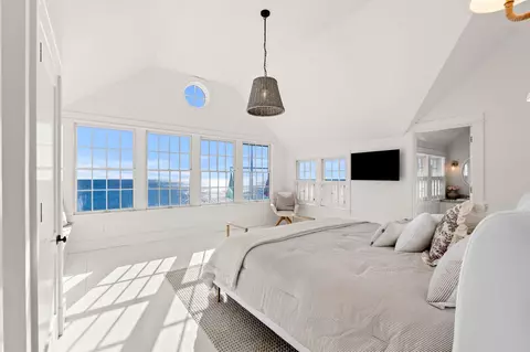 Bedroom - 1016 Ocean Blvd, Hampton, NH 03842 photo 1 of 11