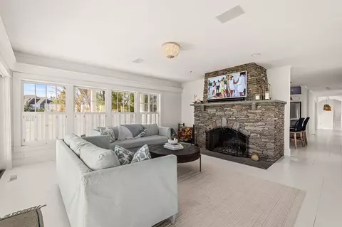 Living - 1016 Ocean Blvd, Hampton, NH 03842 photo 4 of 6