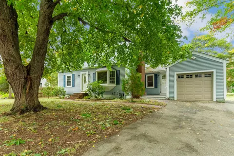 84 Locke Rd, Hampton, NH 03842