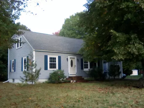 84 Locke Rd, Hampton, NH 03842