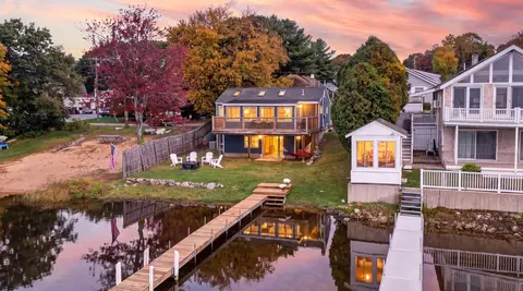 20 Lakeside Dr, Sandown, NH 03873