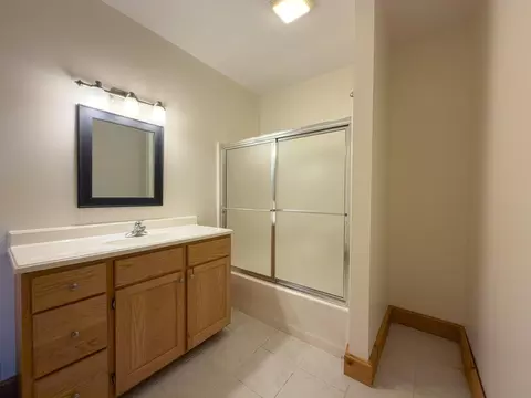 Bath - 734 Herrick Rd, Derby, VT 05829 photo 5 of 6