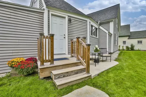 64 Island St, Wilton, NH 03086