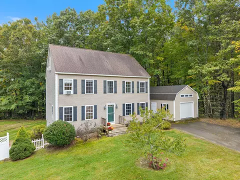 26 Kacie Ln, Danville, NH 03819