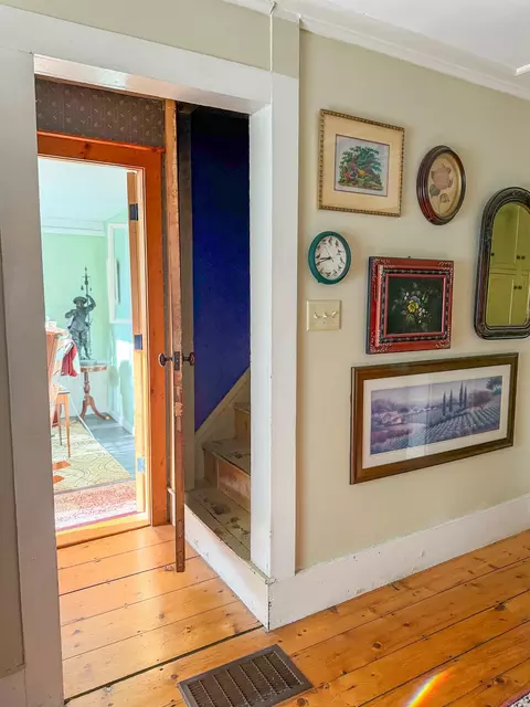 Entry Way - 23 Calais Rd, Worcester, VT 05682 photo 2 of 3