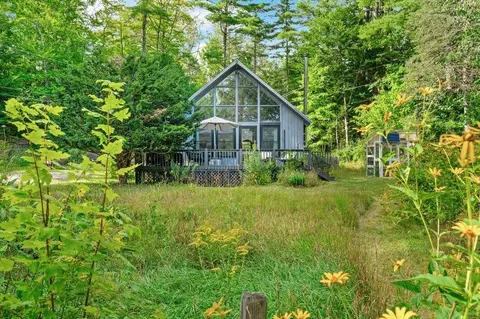 323 Fairgrounds Rd, Bradford, NH 03221