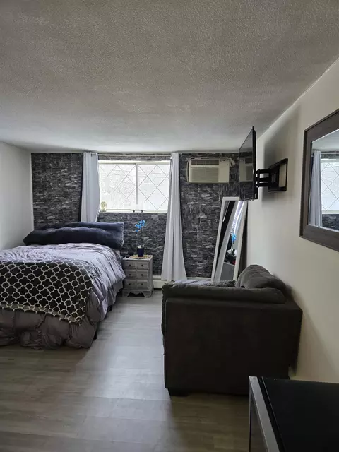 2 Silvestri Cir #6, Derry, NH 03038