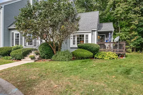 25 Shoalcreek Rd #25, Hudson, NH 03051