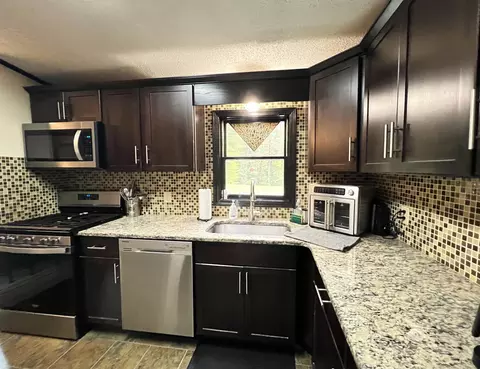 156 N River Rd, Epping, NH 03042 photo 3