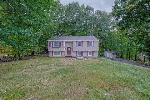 4 Spinnaker Dr, Derry, NH 03038 photo 2