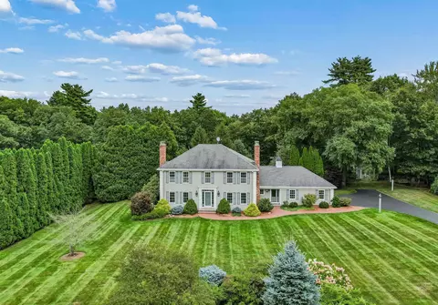 10 Puritan Dr, Bedford, NH 03110