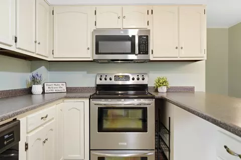 Kitchen - 7 Phillip St, Dover, NH 03820 photo 3 of 4