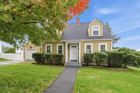 112 Mammoth Rd, Manchester, NH 03109