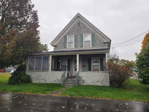 4 Hopkinson Pl, Lancaster, NH 03584