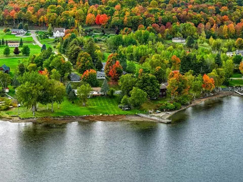 230 Campbell Rd, Newport, VT 05855