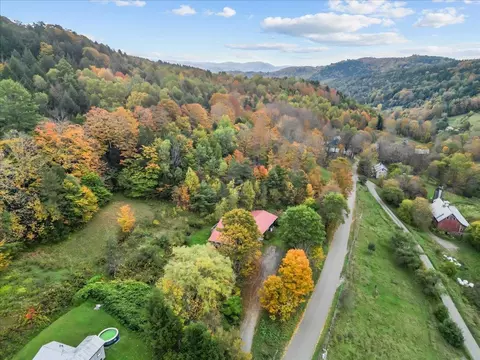 View/Area - 252 Spring Rd, Tunbridge, VT 05077 photo 6 of 6