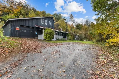 Exterior - 252 Spring Rd, Tunbridge, VT 05077 photo 1 of 10