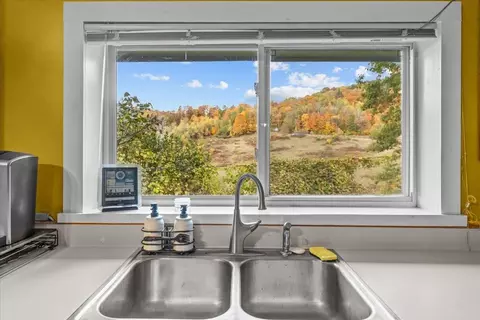 Kitchen - 252 Spring Rd, Tunbridge, VT 05077 photo 2 of 5