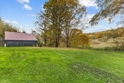 Exterior - 252 Spring Rd, Tunbridge, VT 05077 photo 8 of 10