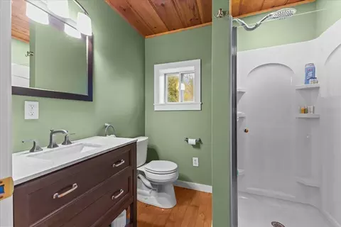 Bath - 252 Spring Rd, Tunbridge, VT 05077 photo 3 of 3