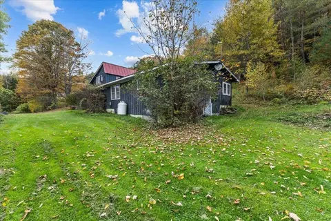 Exterior - 252 Spring Rd, Tunbridge, VT 05077 photo 3 of 10