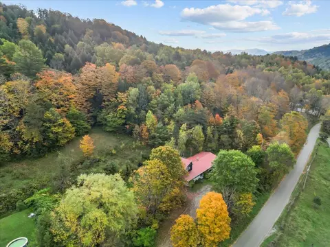 View/Area - 252 Spring Rd, Tunbridge, VT 05077 photo 1 of 6