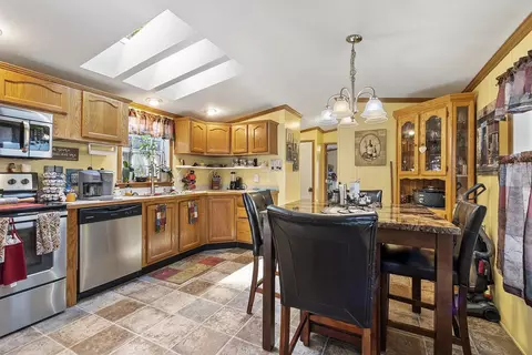109 Spruce Dr, Farmington, NH 03835