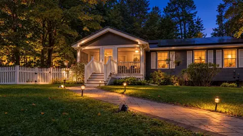 11 Beach Dr, Kingston, NH 03848