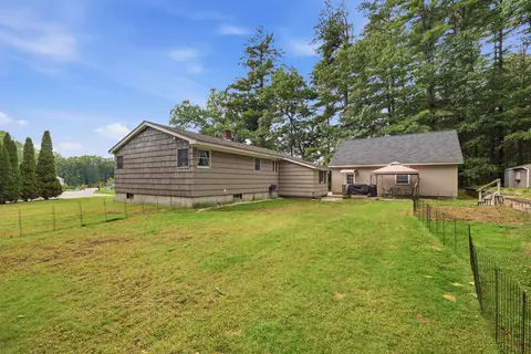Exterior - 38 Eayers Pond Rd, Hudson, NH 03051 photo 3 of 10