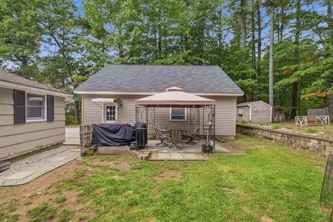 Exterior - 38 Eayers Pond Rd, Hudson, NH 03051 photo 5 of 10