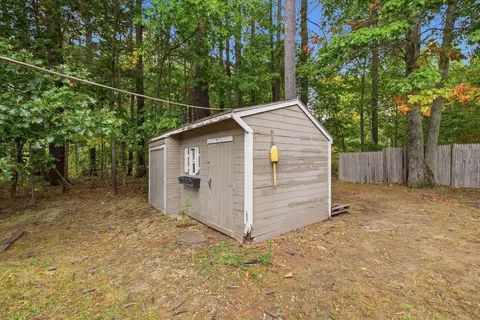 Exterior - 38 Eayers Pond Rd, Hudson, NH 03051 photo 9 of 10