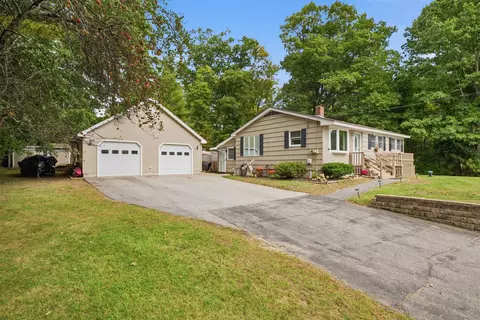 Exterior - 38 Eayers Pond Rd, Hudson, NH 03051 photo 2 of 10