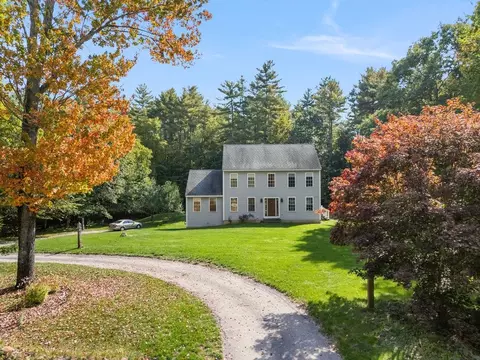 39 Stone Farm Rd, Barrington, NH 03825