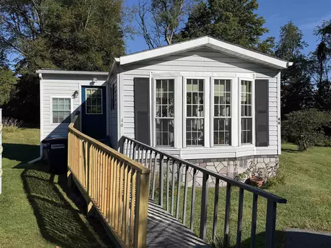 46 Monarch Ct, Middlebury, VT 05753