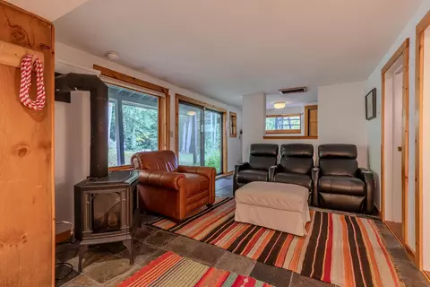 Living - 628 Moss Brook Rd, Peru, VT 05152 photo 7 of 8