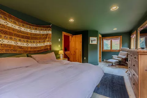 Bedroom - 628 Moss Brook Rd, Peru, VT 05152 photo 6 of 9