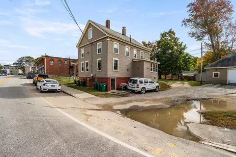 163 Autumn St, Rochester, NH 03868