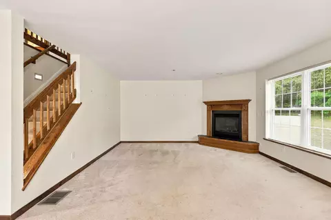 Living - 17 Centerview Rd, Atkinson, NH 03811 photo 5 of 9