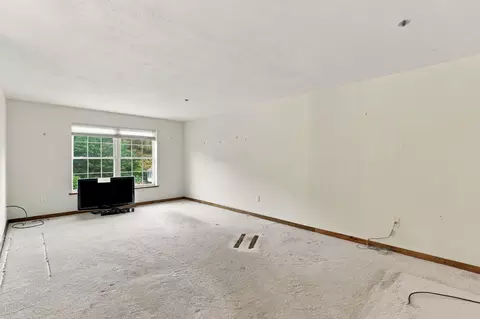Living - 17 Centerview Rd, Atkinson, NH 03811 photo 1 of 9