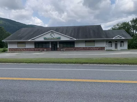 61 Main St, Colebrook, NH 03576