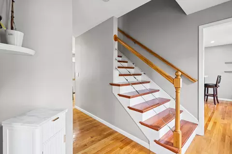Entry Way - 5 Middleridge Rd, Derry, NH 03038 photo 3 of 4