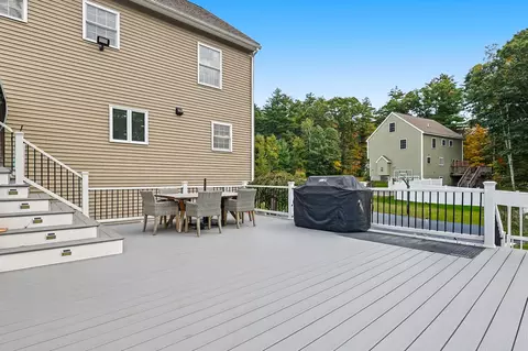 Exterior - 5 Middleridge Rd, Derry, NH 03038 photo 5 of 8