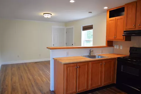 26 Morton St, Exeter, NH 03833 photo 2
