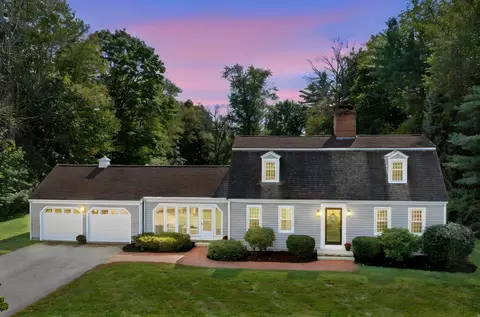 68 Stumpfield Rd, Kensington, NH 03833