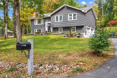 4 Westview Dr, Rochester, NH 03867