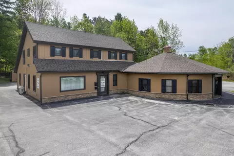 Exterior - 1360 Route 4 E, Mendon, VT 05701 photo 3 of 6