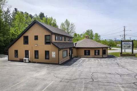 Exterior - 1360 Route 4 E, Mendon, VT 05701 photo 2 of 6
